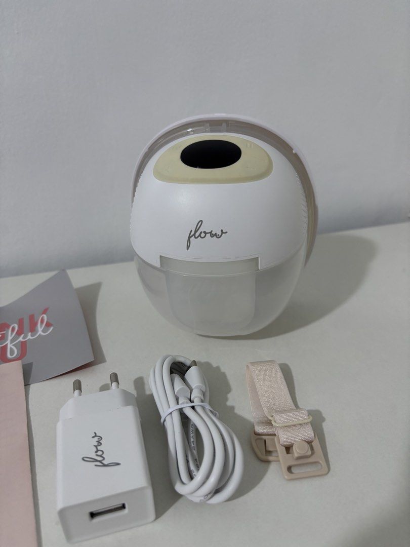 Flow V8 Wearable Breast Pump (Category: Breastfeeding & Bottle Feeding) located in Manila. Submitted by plut01 (Listing ID 1471044850, Image 2). Description: FLOW V8 Wearable Breast Pump White (without app) 1 pc For only Php 1,400! Original price is Php 3,200 - Powered with a hospital-grade motor - Delivers suction up to 300 mmHg, 15 suction levels - 4 modes: Stimulation, Expression, Massage, and Automatic - Quiet motor (<45dB) - Long battery lif