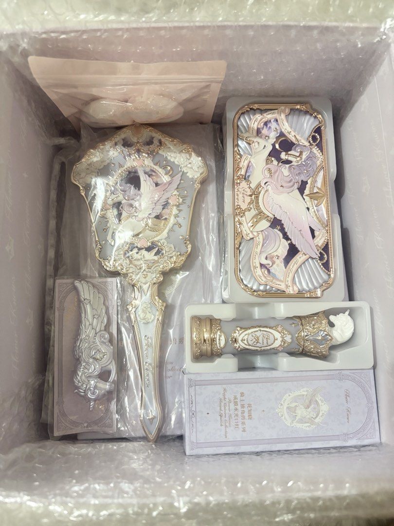 Flower Knows Makeup Gift Set (Knight Unicorn Collection) (Category: Makeup) located in Cavite. Submitted by 3yaaa018 (Listing ID 1471065718, Image 1). Description: Flower Knows Makeup Gift Set (Knight Unicorn Collection) - 6 pcs set • Flower Knows Knight Unicorn Hand Mirror (Moonlight Lilac) • Flower Knows Knight Unicorn 6-Color Satin Makeup Palette (03 Starfall Night) • Flower Knows Knight Unicorn Glazed Lipstick (U05 Spring Violet) • Flower Kno