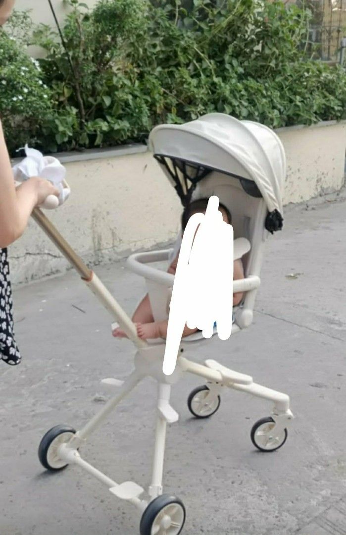 Foldable reclining stroller USE BUT NEW (Category: Announcements) located in Quezon City. Submitted by anghies_shop (Listing ID 1471095494, Image 1). Description: PAUNAHAN NALANG PO ONHAND 3k + bili . 1800 nalang sa bibili.