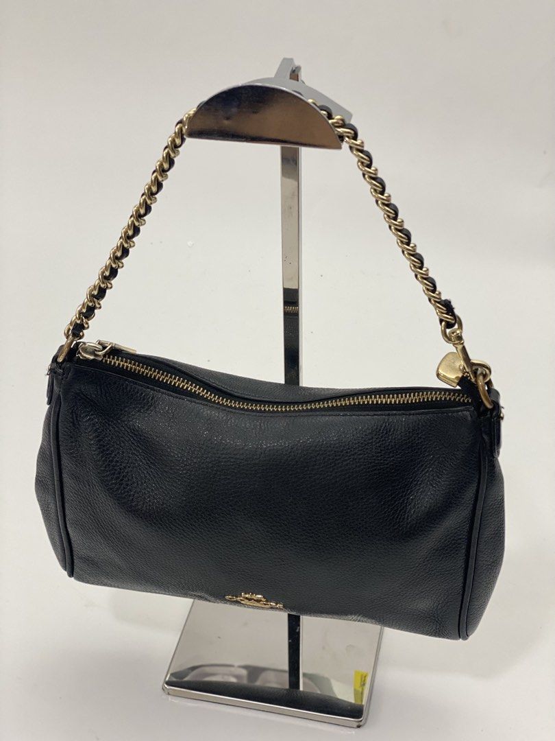 For sale (Category: Luxury Bags & Wallets) located in Baliuag. Submitted by thriftpuff (Listing ID 1471091466, Image 2). Description: Coach Shoulder Bag Excellent condition No issue Price: 2,500 free shipping Direct message if you’re interested 📩📩📩.
