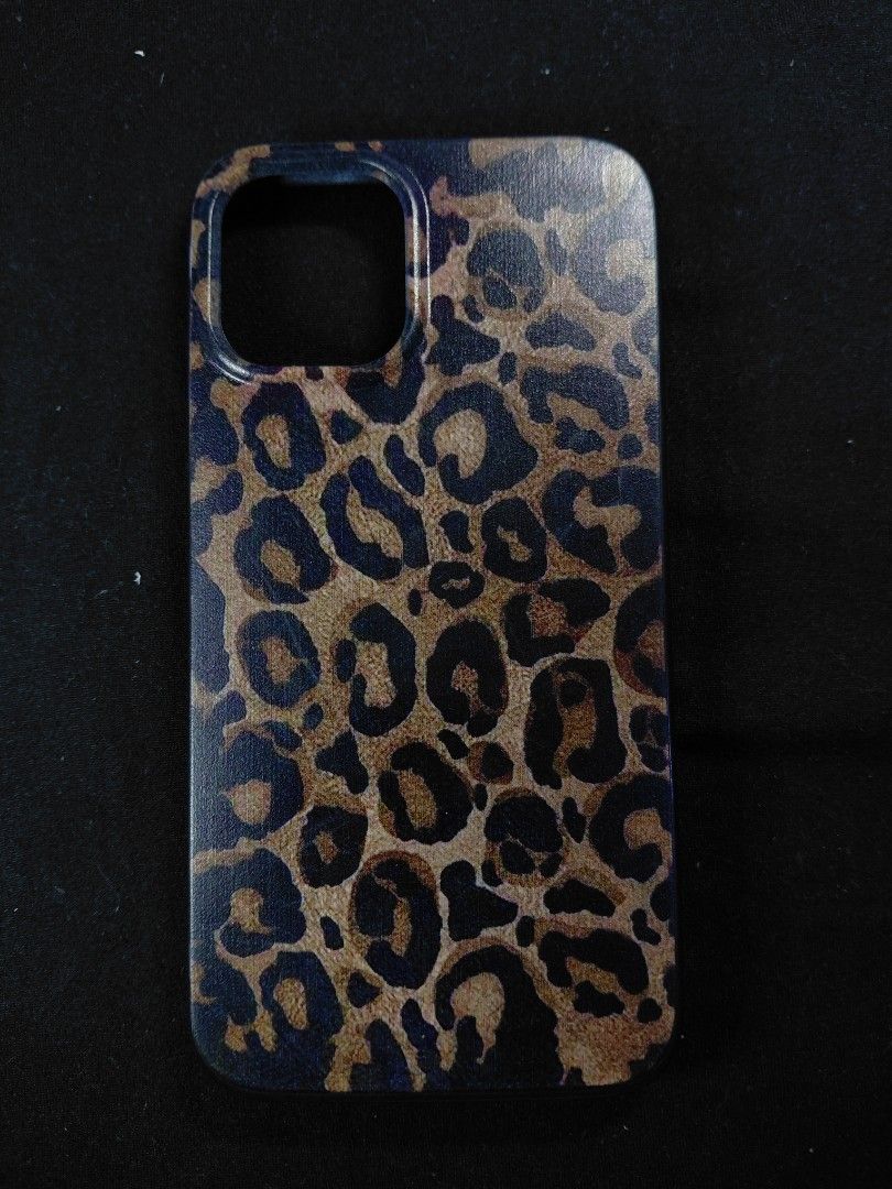 FOR SALE: IPHONE 11 PRO MAX LEOPARD PRINT CASE (Category: Cases & Sleeves) located in Manila. Submitted by kaechua (Listing ID 1471091088, Image 1). Description: Price is negotiable for more than 3 purchases in this account..