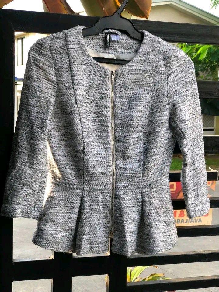 FOR TAKE ALL!! 10PCS (Category: Others Tops) located in Manila. Submitted by hollysansh (Listing ID 1471004132, Image 1). Description: random brand tops/long sleeves.