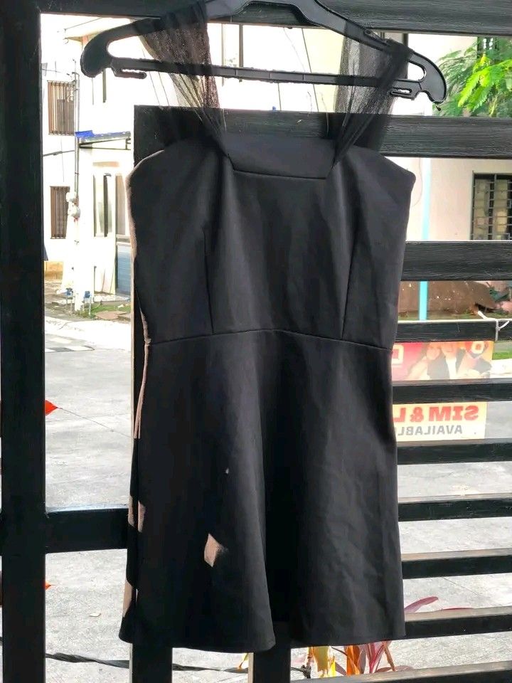 FOR TAKE ALL!! 10PCS (Category: Others Tops) located in Manila. Submitted by hollysansh (Listing ID 1471004132, Image 3). Description: random brand tops/long sleeves.