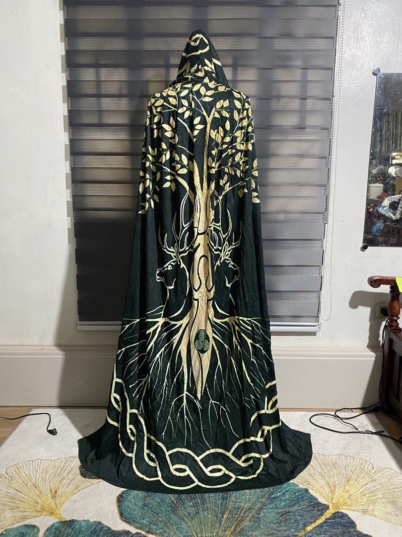 Forest Adult Cape (Category: Everything Else Others) located in Caloocan City. Submitted by discusonlineshop (Listing ID 1470951830, Image 1). Description: makapal.