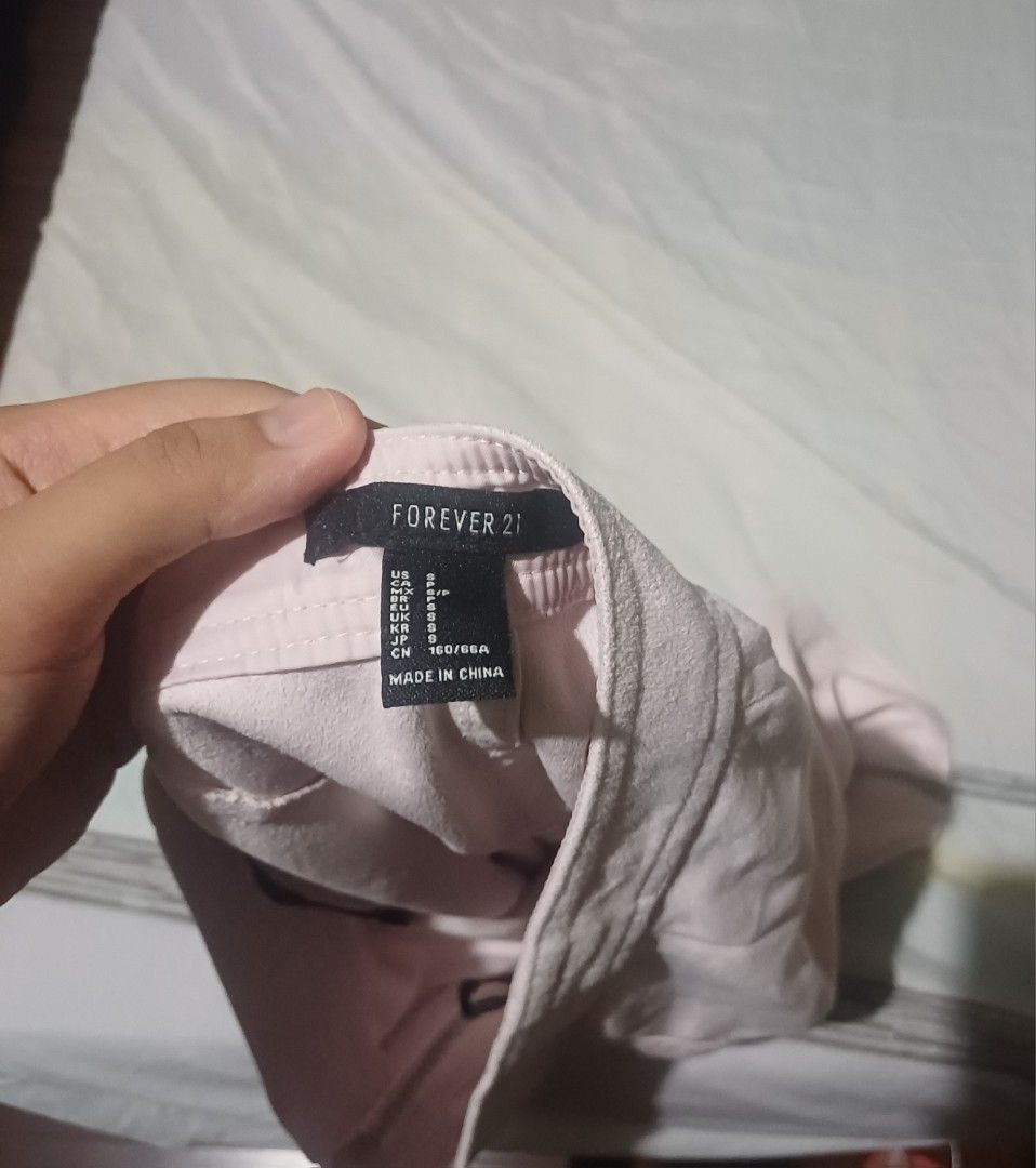 Forever 21 skirt (Category: Skirts) located in Manila. Submitted by angela11660 (Listing ID 1470983874, Image 2). Description: payment first policy buyer will shoulder the shipping fee.