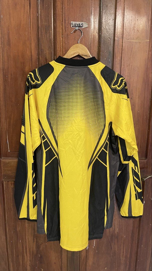 Fox (Category: Activewear) located in Butuan. Submitted by cgsayas20083001 (Listing ID 1470935408, Image 3). Description: Size medium on tag .