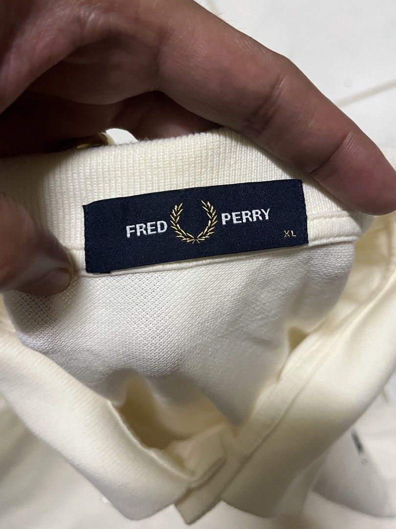 fred perry polo shirt (Category: Luxury Apparel) located in Muntinlupa City. Submitted by buymothriftko (Listing ID 1471065555, Image 2). Description: fredperry poloshirt size:xl width:22 length:26 in xcellent condition.