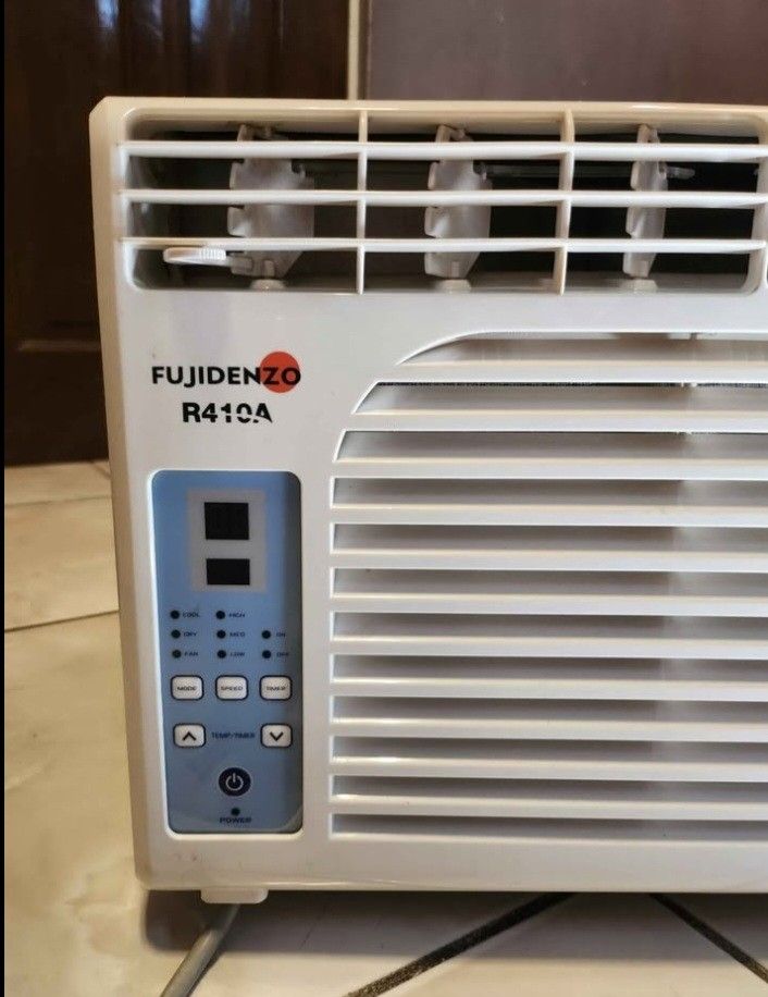 Fujidenzo digital window type inverter .6 HP (Category: Air Conditioning and Heating) located in Manila. Submitted by princess1997_ (Listing ID 1471099218, Image 2). Description: Personal Aircon Good for room small size. dijital window type inverter .6 HP. with remote.