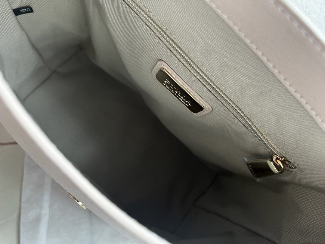 Furla Leather Backpack in Pink Beige (Category: Backpacks) located in Makati City. Submitted by shoplin (Listing ID 1470969579, Image 2). Description: - Brand: Furla - Material: Genuine leather - Color: Soft pink beige with gold-tone hardware - Rank A Original Furla Backpack Bag Bought in Japan Clean Inside & Out Semi Medium Size Location: On hand Makati Lalamove ready / J&T Gcash payment first basis only. Legit seller. .