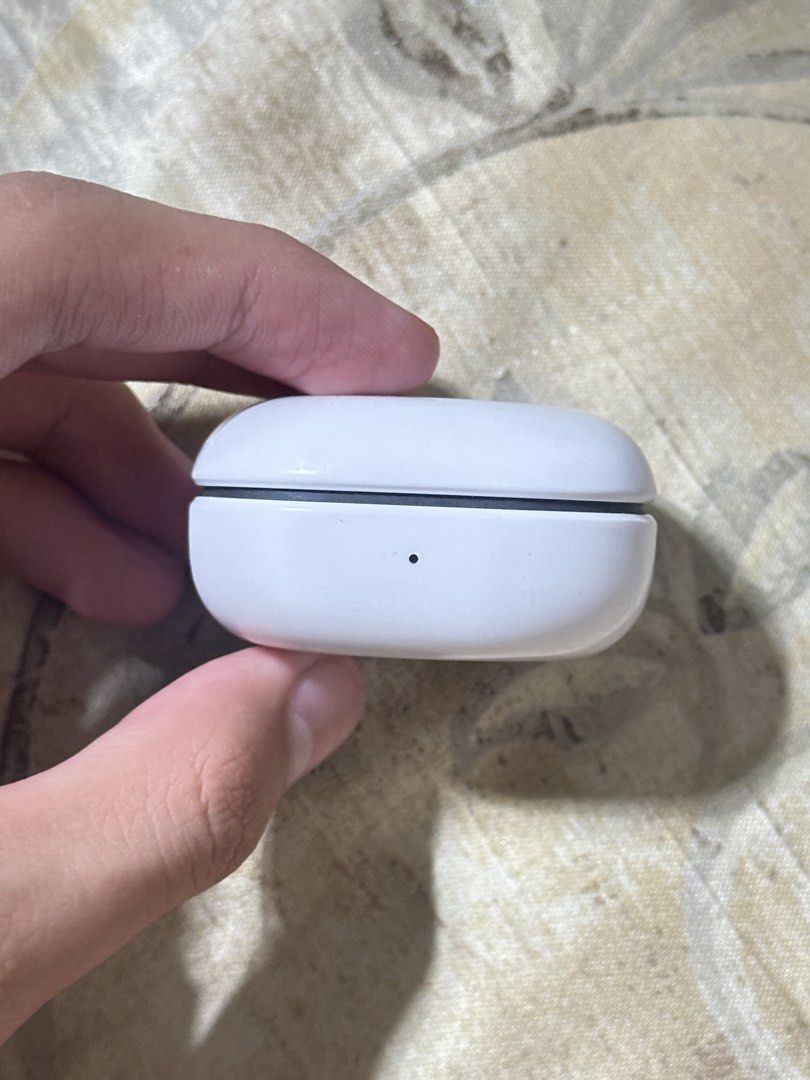 Galaxy Buds 2 (Category: Earphones) located in Manila. Submitted by cashcarter (Listing ID 1471070694, Image 3). Description: Galaxy Buds 2 No Issue No scratches Good as new No box Nego MOP-GCASH MOD-LALAMOVE/buyer handles SF If meet up Imus- District,Robinson Imus,Anabu Coastal.