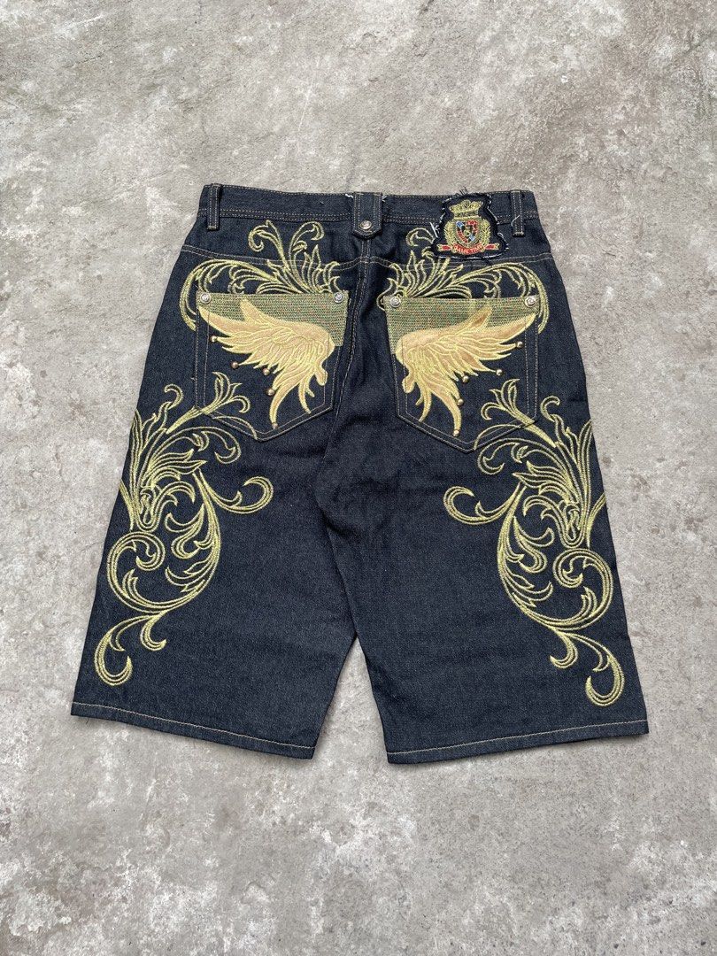 Game time wing short 💛 🪽 (Category: Shorts) located in Roxas City. Submitted by patch_archive (Listing ID 1471072420, Image 1). Description: Game time wing short 💛 🪽 📏 ACTUAL DIMENSION USING INCHES 👖 WAIST : 32 👖 LENGTH :26 👖 HEM : 11 👖 FLAWS : NONE 🏷️ PRICE : 2.5K PHP + SF * MESSAGE ME IF YOU HAVE ANY OTHER QUESTION ABOUT SIZING . 🚚 Local shipping fee ( 70-85 Php) ✈️ International Shipping fee cost “DM” 💳 Mode of payment ( Gcash, Pay