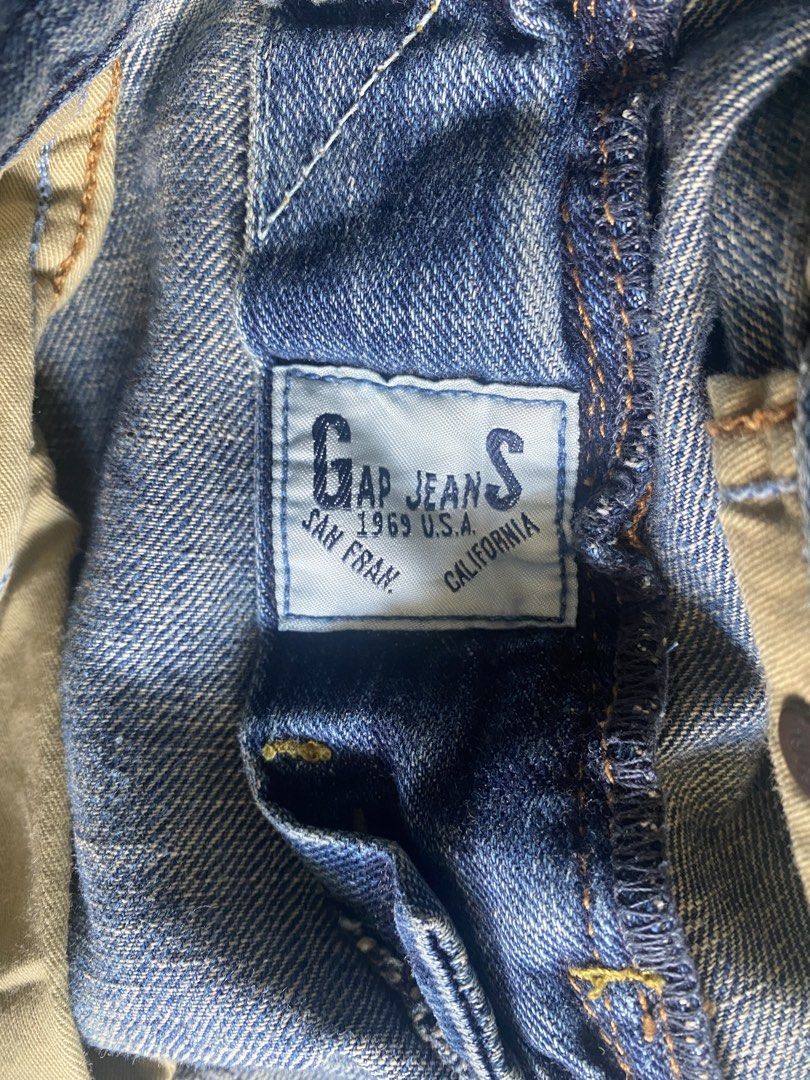 Gap Bootcut Jeans (Category: Jeans) located in San Miguel. Submitted by dearestfriend (Listing ID 1470941266, Image 3). Description: Measurements: Width: 17.4", Circumference: 34.8" Length: 38" Leg Opening: 9.5" Issue(s): small tear back pocket.