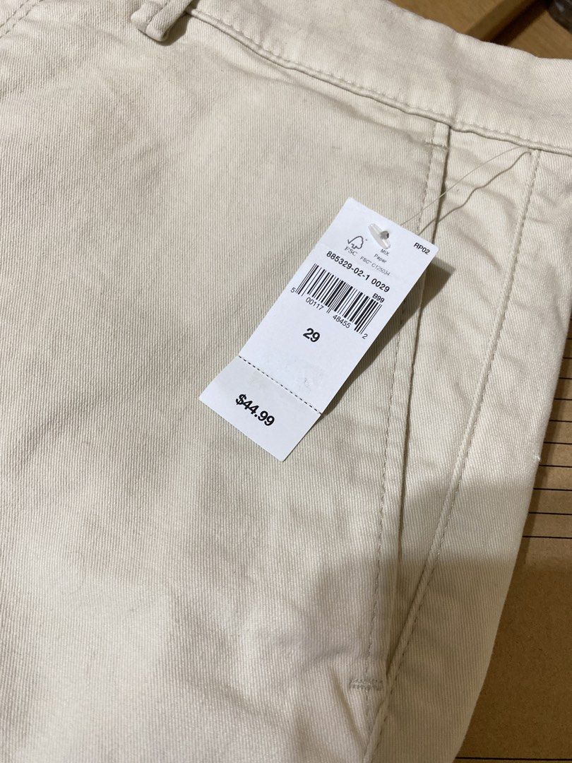Gap Essential Khaki 9 Inch Short Size 29 (Category: Shorts) located in Batangas. Submitted by lux_kimmy (Listing ID 1470968260, Image 2). Description: - Brand: Gap - Item: Essential Khaki Shorts - Size: 29 - Inseam: 9 inches - Color: Off-white / Cream - Material: Soft cotton twill - Features: Button closure, zippered fly, classic front slant pockets - Condition: Brand new with original tags attached ($44.99 USD).