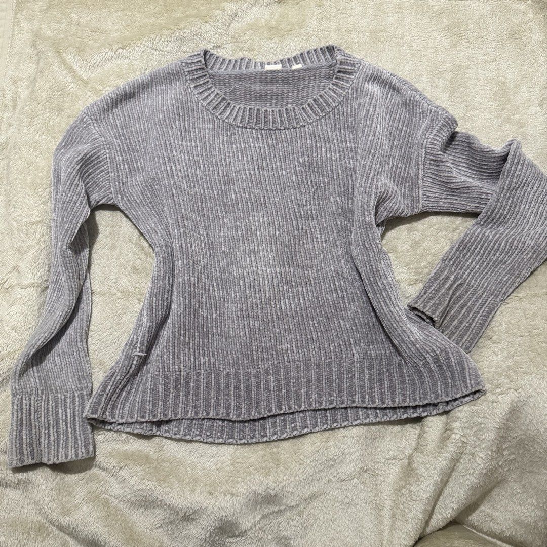 GAP Grey Ribbed Knit Sweater – Long Sleeve (Category: Coats, Jackets and Outerwear) located in Pasay City. Submitted by bellita_05 (Listing ID 1471065249, Image 1). Description: Small on tag best fit med Pre-loved GAP long-sleeve knit sweater in a lovely grey-lilac shade. 🩶 ✨ Classic crew neckline ✨ Textured ribbed knit ✨ Fitted silhouette with ribbed cuffs and hem ✨ Soft, cosy material ✨ Brand: GAP ✨ Size: Please check the size tag and measurem