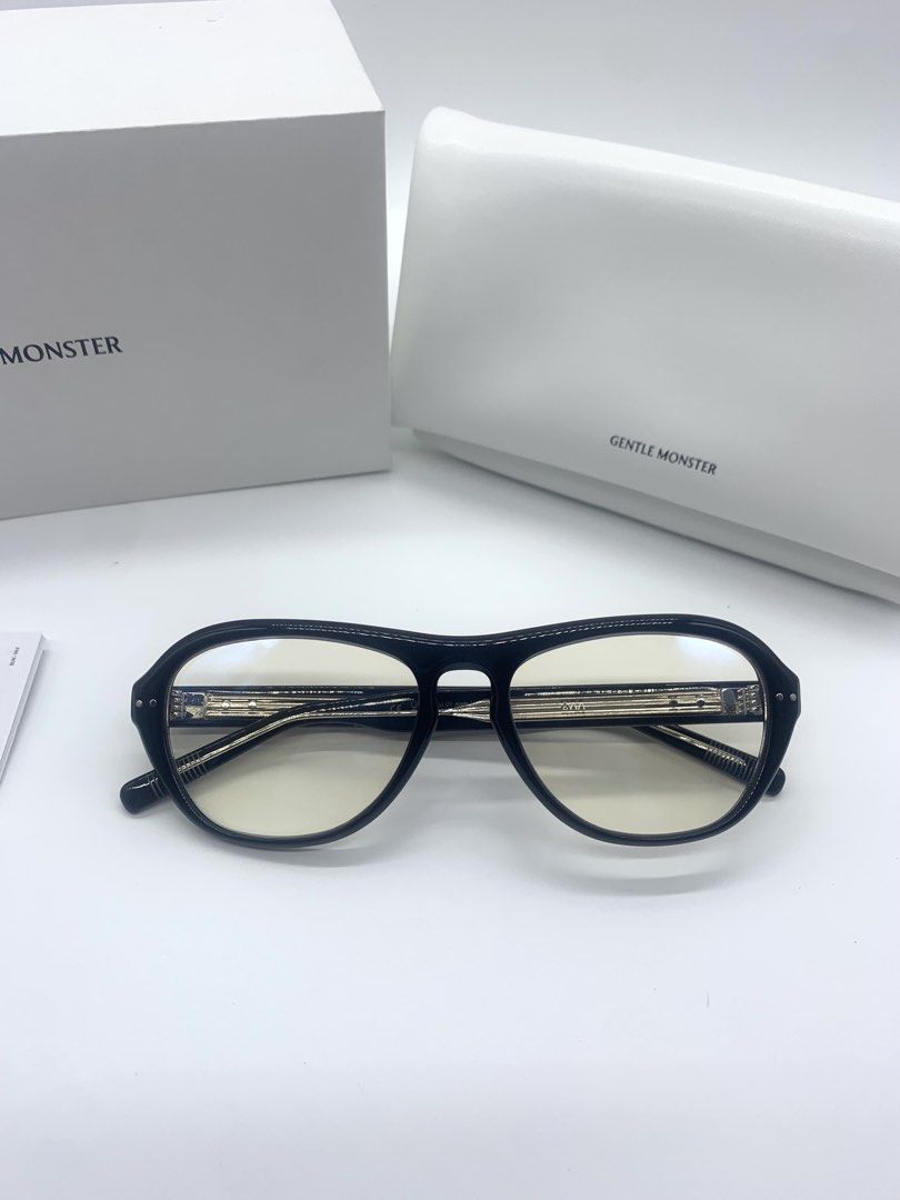 Gentle Monster OAA 01 (Black) (Category: Sunglasses & Eyewear) located in Bacoor. Submitted by thegentleluxe (Listing ID 1470981850, Image 2). Description: Gentle Monster OAA 01 (Black) Complete with Inclusions Box, Cloth, Booklet, Pouch Pre-Order/On Hand 3495php only! (Excluding Shipping Fee) Follow our Page FB: The Gentle Luxe IG: @thegentleluxestore.
