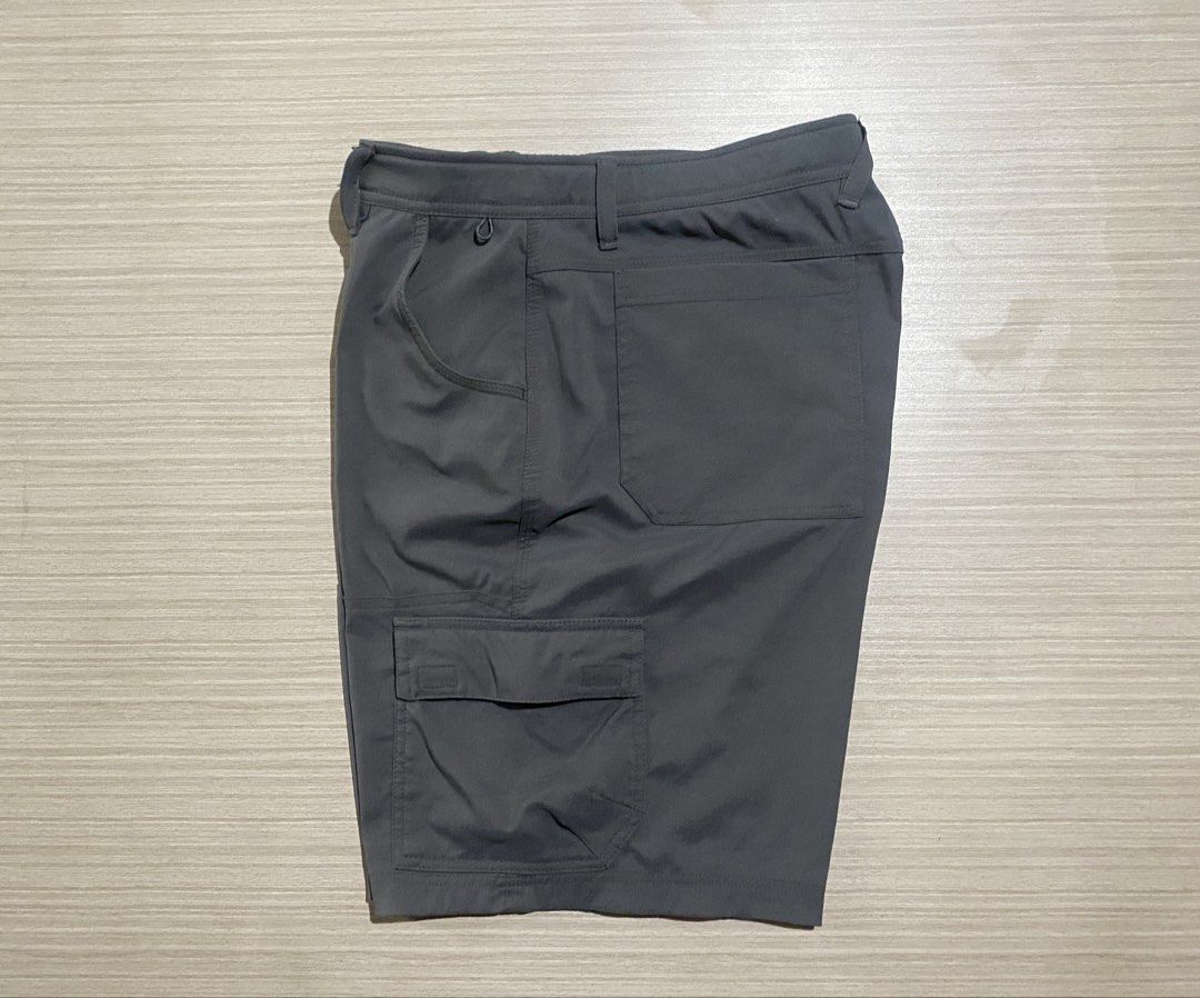 Gerry Outdoor Cargo Shorts Dark Grey (Category: Shorts) located in Binalbagan. Submitted by veraguasjo37518 (Listing ID 1471024633, Image 3). Description: - Brand: Gerry - Color: Dark grey - Material: Durable outdoor fabric - Waist: Built-in adjustable web belt - Pockets: Multiple utility pockets, side cargo pocket, and zippered rear pocket - Best for: Hiking, camping, and casual wear.