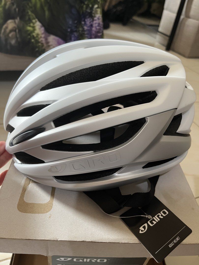Giro syntax Adult (Category: Bicycles) located in Tanauan. Submitted by nori1203 (Listing ID 1471021894, Image 2). Description: Bnew giro syntax road helmet .