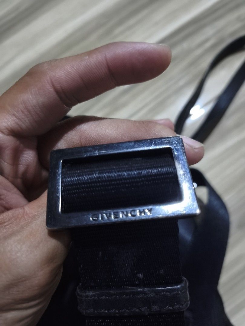 Givenchy (Category: Luxury Bags & Wallets) located in Santa Cruz. Submitted by ukayhuntworldwide (Listing ID 1471023036, Image 3). Description: .