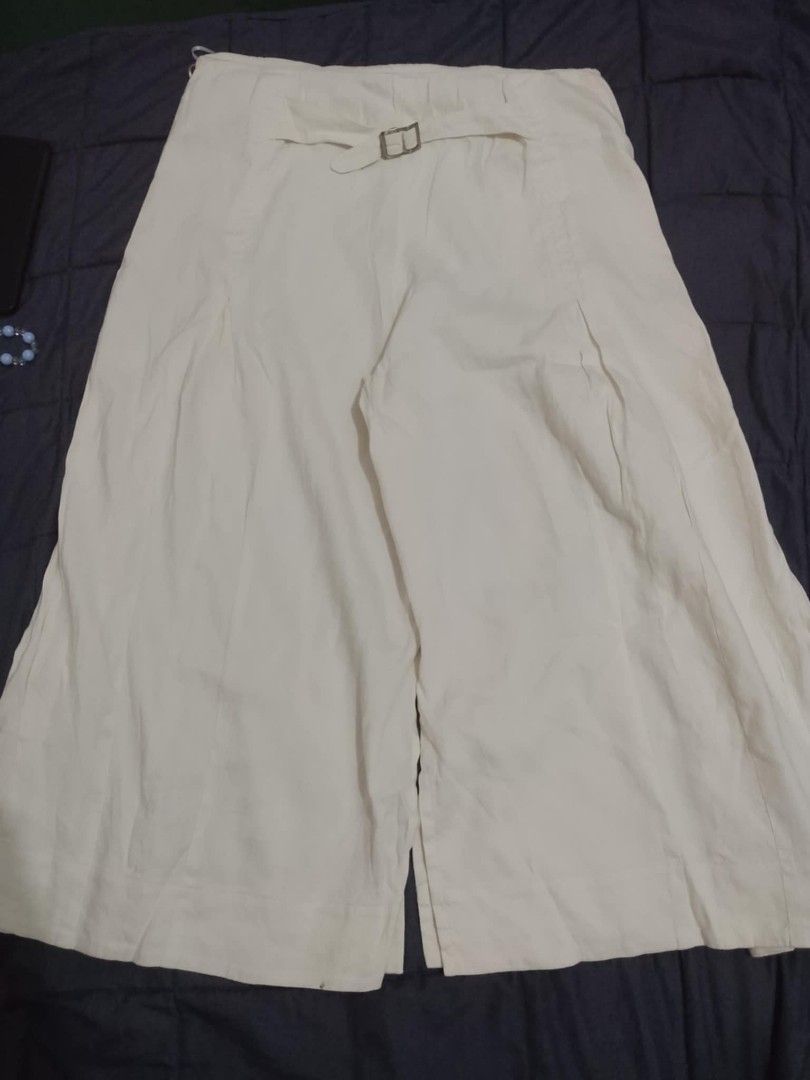 Givenchy OG Pants (Category: Luxury Apparel) located in Pasig City. Submitted by lhadyjil01 (Listing ID 1471028481, Image 1). Description: > 🤍 GIVENCHY PARIS White Wide Leg Pants - Size 40 > • Brand: Givenchy Paris > • Size: 40 (Fits M-L / Waist 30-32) > • Color: Off-white / Cream white > • Fabric: Linen blend - lightweight & presko > • Condition: Pre-loved, good condition, needs lang plantsa from storage > Location: QC | Can do Lalamove / J&T >