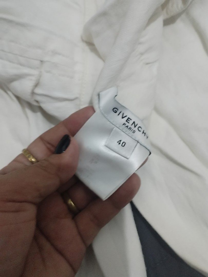 Givenchy OG Pants (Category: Luxury Apparel) located in Pasig City. Submitted by lhadyjil01 (Listing ID 1471028481, Image 3). Description: > 🤍 GIVENCHY PARIS White Wide Leg Pants - Size 40 > • Brand: Givenchy Paris > • Size: 40 (Fits M-L / Waist 30-32) > • Color: Off-white / Cream white > • Fabric: Linen blend - lightweight & presko > • Condition: Pre-loved, good condition, needs lang plantsa from storage > Location: QC | Can do Lalamove / J&T >