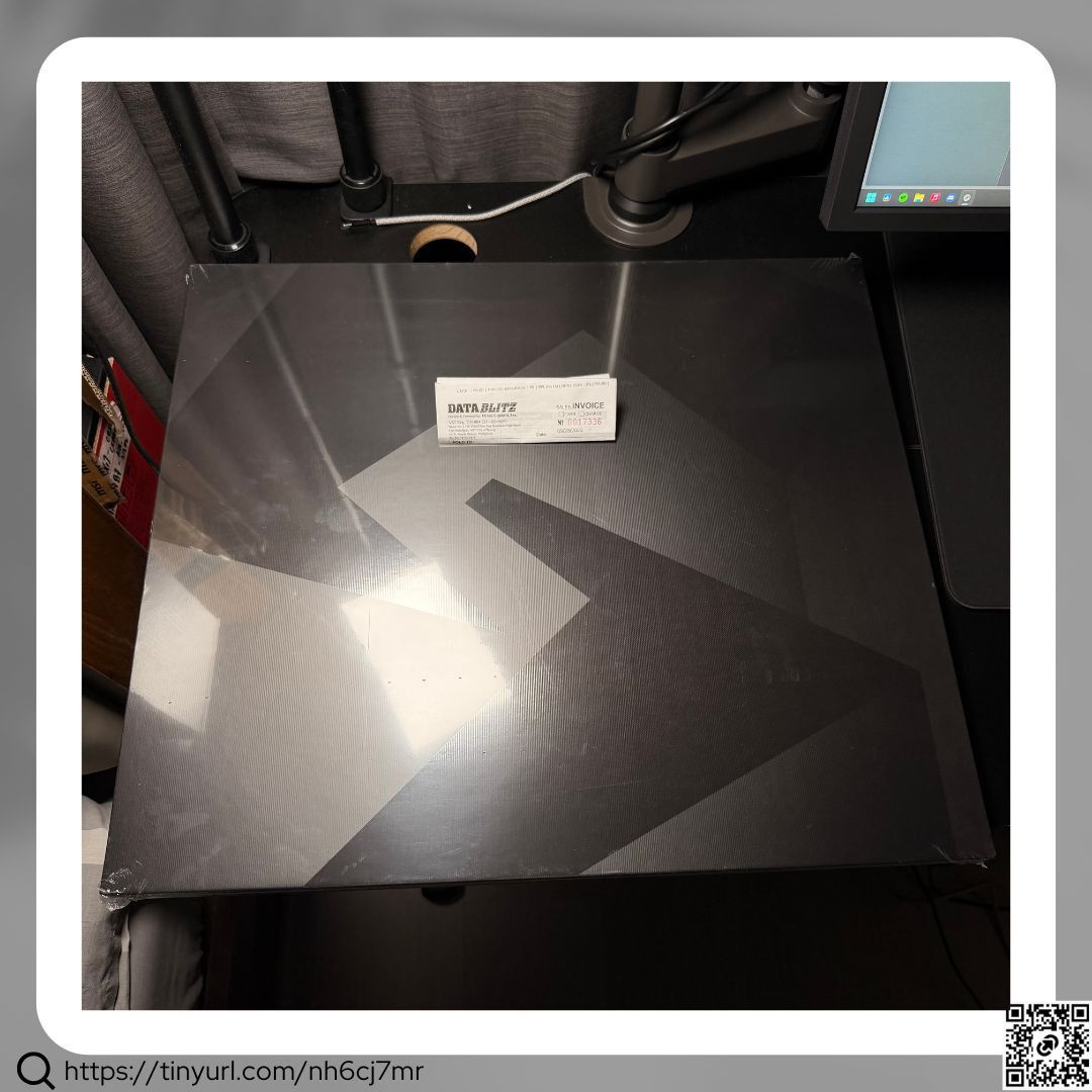 GLSSWRKS Zofia Glass Mousepad (Category: Mouse & Mousepads) located in Quezon City. Submitted by sonder_listings (Listing ID 1471092919, Image 1). Description: • Sealed unit, plastic film still intact • Date of purchase: Oct 28, 2026 • Will forward a soft copy of physical receipt • Surface: Glanova® Glass • Glass Type: Chemically Strengthened Glass • Dimensions: 525 × 450 mm (20.67 × 17.72 in) • Surface Coating: Ion-Assisted Deposition Coating • 