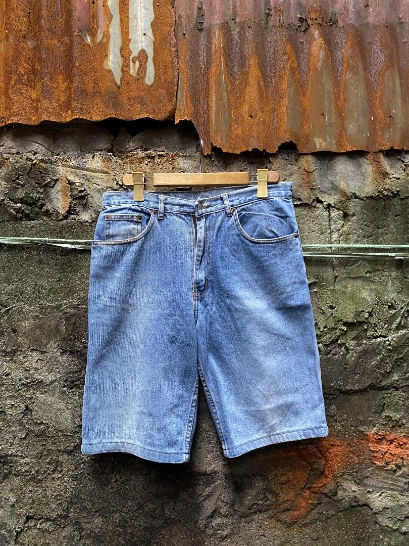 Goirdiano blue short (Category: Shorts) located in Manila. Submitted by thriftnicarl.3 (Listing ID 1470965723, Image 2). Description: waist - 34 length - 22.4 thigh - 12.5 leg open - 10 price - 299 ship via jnt.