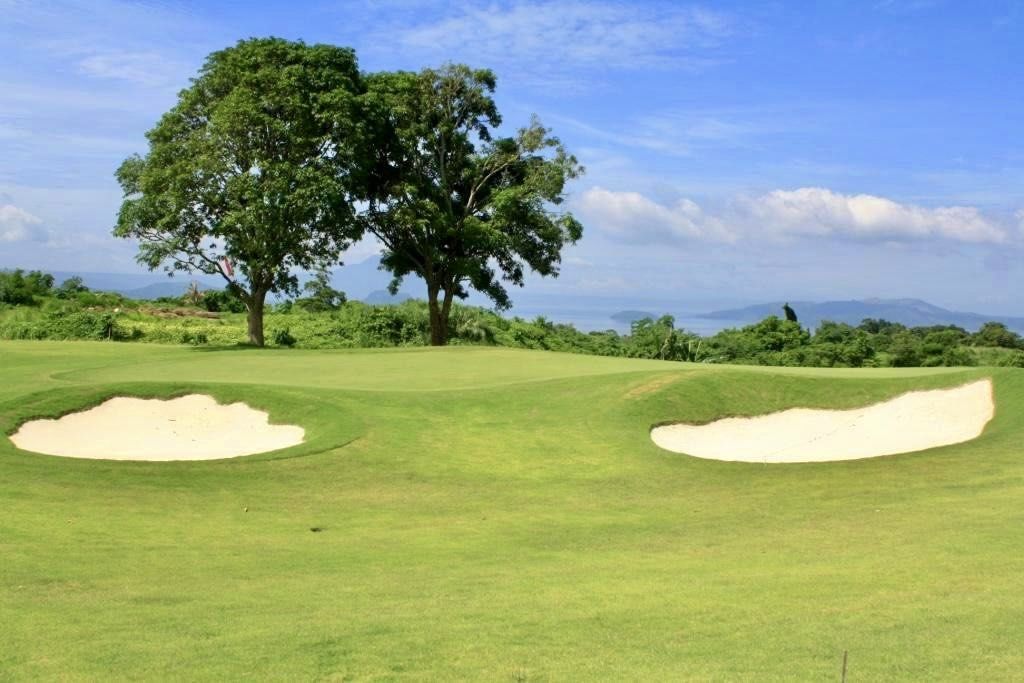 GOLF SHARE | GOLF MEMBERSHIP FOR SALE (Category: Golf) located in Noveleta. Submitted by modernedge_livingph (Listing ID 1470932803, Image 3). Description: GOLF SHARE | MEMBERSHIP FOR SALE ⛳ Highlands & Midlands Country Club 💰 Asking Price: ₱3,300,000 📄 Transfer Fees Included Important: Other applicable fees and taxes shall be for the buyer’s account. Serious buyers only. Message for inquiries and further details. Call: 0917-9833878.