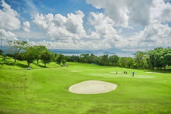 GOLF SHARE | GOLF MEMBERSHIP FOR SALE (Category: Golf) located in Noveleta. Submitted by modernedge_livingph (Listing ID 1470932803, Image 2). Description: GOLF SHARE | MEMBERSHIP FOR SALE ⛳ Highlands & Midlands Country Club 💰 Asking Price: ₱3,300,000 📄 Transfer Fees Included Important: Other applicable fees and taxes shall be for the buyer’s account. Serious buyers only. Message for inquiries and further details. Call: 0917-9833878.