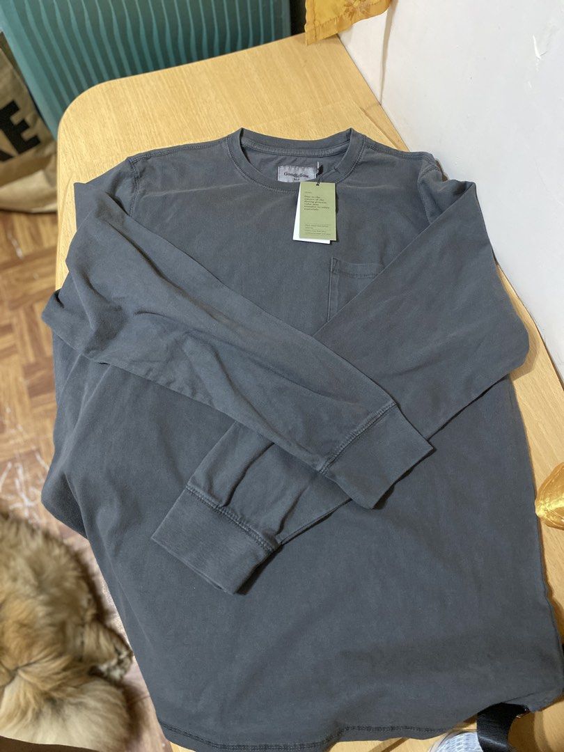 Goodfellow & Co Long Sleeve Pocket Tees (Category: Tshirts & Polo Shirts ) located in Batangas. Submitted by lux_kimmy (Listing ID 1470963924, Image 3). Description: Two Goodfellow & Co long sleeve pocket t-shirts. Dark grey in size large, taupe in size medium. Crew neck design with a single chest pocket. Soft washed cotton fabric. Both pieces still have original retail tags attached, never worn. Selling together or separately. L- Dark grey M- Li