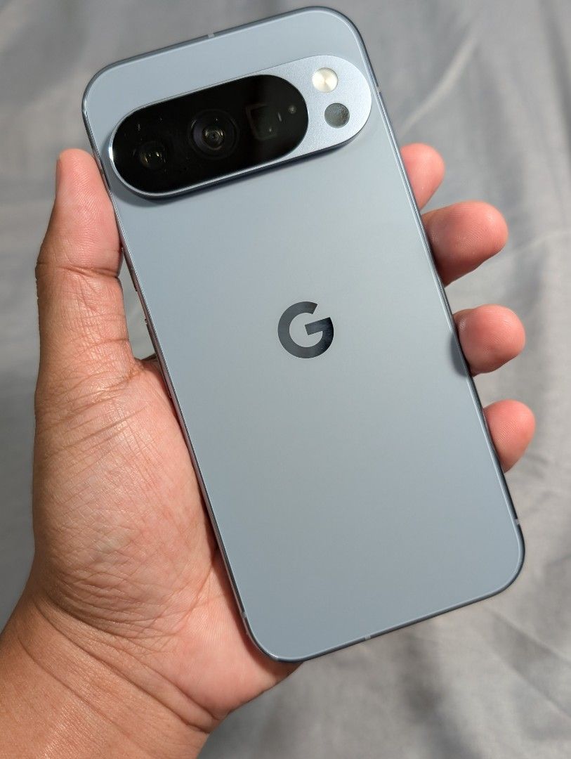 Google Pixel 10 Pro 256gb (Category: Google Pixel) located in Caloocan City. Submitted by Yhangyhang (Listing ID 1471059739, Image 2). Description: FOR SALE! GOOGLE PIXEL 10 PRO 16gb / 256gb Openline to all network Japan variant with simslot 100% Battery health 30 cycle count only No issue! No issue! Check & Test all you want Includes: Unit, Case, Cord & Copy of receipt Meet up, Pick up & COD Pm! Pm!.