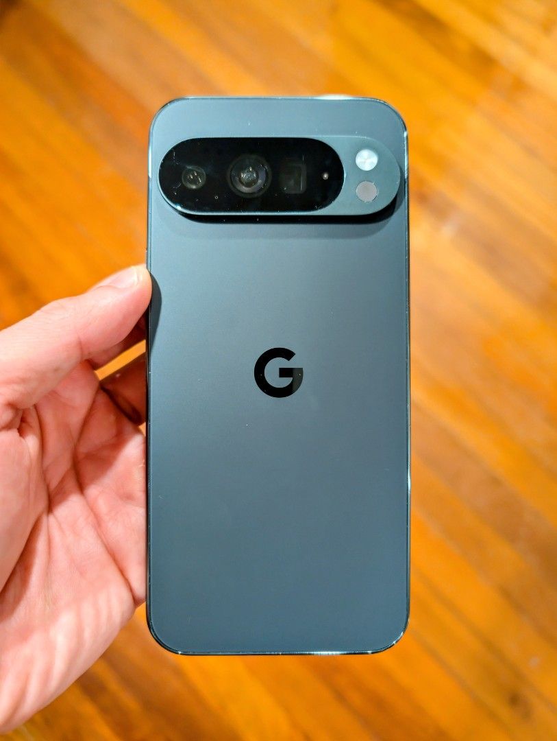 Google Pixel 10 Pro XL 256gb (Category: Google Pixel) located in Taguig. Submitted by sneakergalleryph (Listing ID 1470940824, Image 1). Description: FOR SALE ONLY! Google Pixel 10 Pro XL Factory Unlocked US variant Esim only (dual) 256gb storage Obsidian color Tempered glass installed since day one No box included Very good condition, no issues 98% battery health.