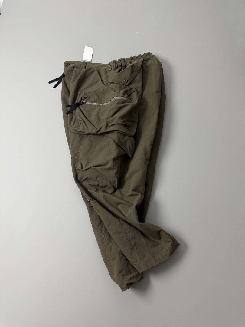 GOOPIMADE (Category: Jeans) located in Guagua. Submitted by sweetboyy (Listing ID 1471039931, Image 3). Description: GOOPIMADE “P1.L5S” CHOREUTICS 3D UTILITY PANTS EXCELLENT CONDITION SIZE // LARGE ON TAG DIMES: WAISTLINE 34-36 / LENGTH 37 / LEG OPENING 8.