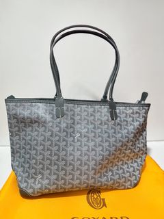 (Category: ) located in . Submitted by jadasy_vintagefinds (Listing ID 1470980634, Image 1). Description: .
