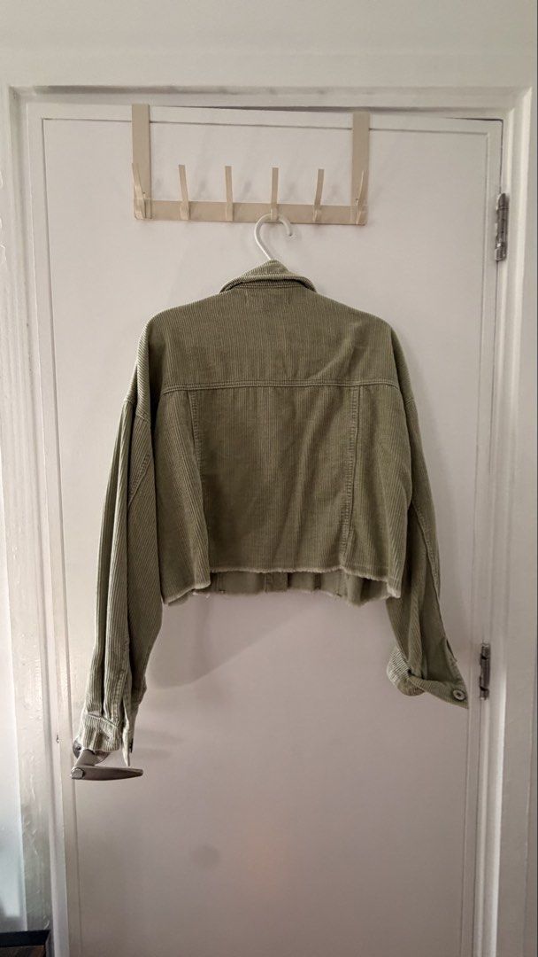 Green Cropped Corduroy Jacket (Category: Coats, Jackets and Outerwear) located in Taguig. Submitted by amarivera (Listing ID 1471003518, Image 2). Description: Rfs: no longer being worn Note some slight discoloration due to wear at the collar.