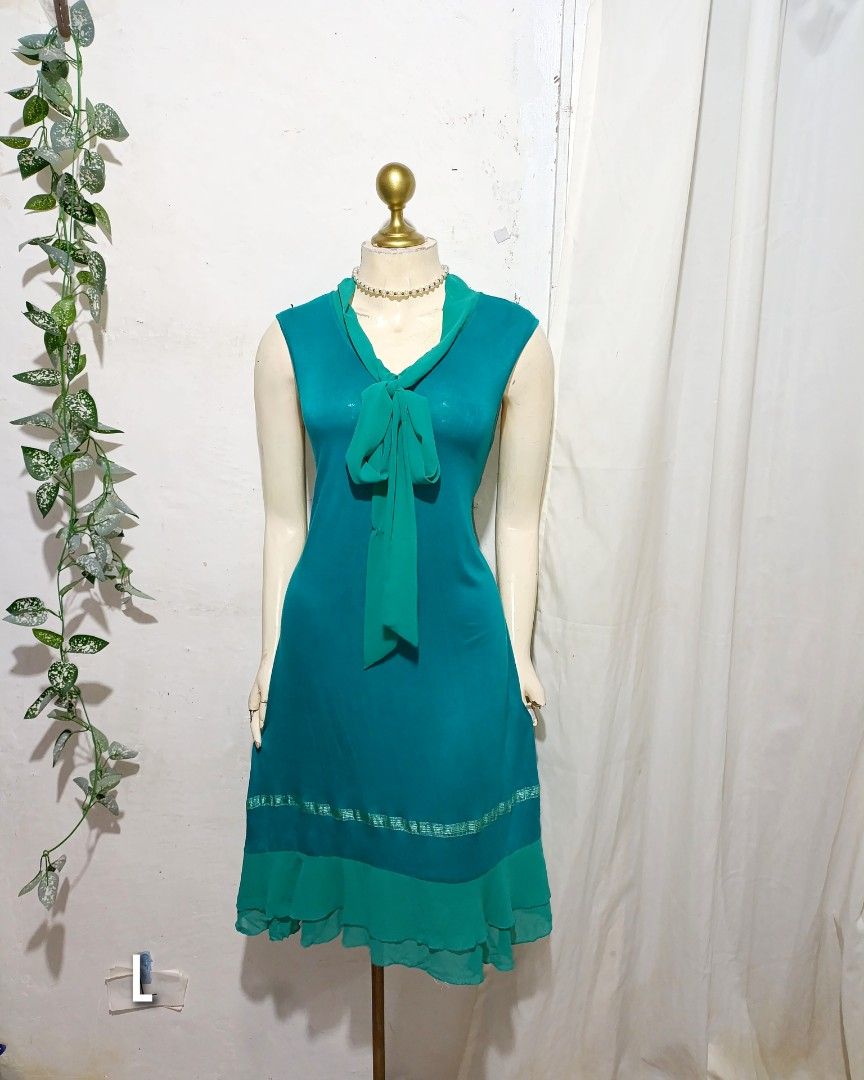 green flowy retro midi dress (Category: Dresses) located in Pateros City. Submitted by amj_amj (Listing ID 1471075404, Image 1). Description: .