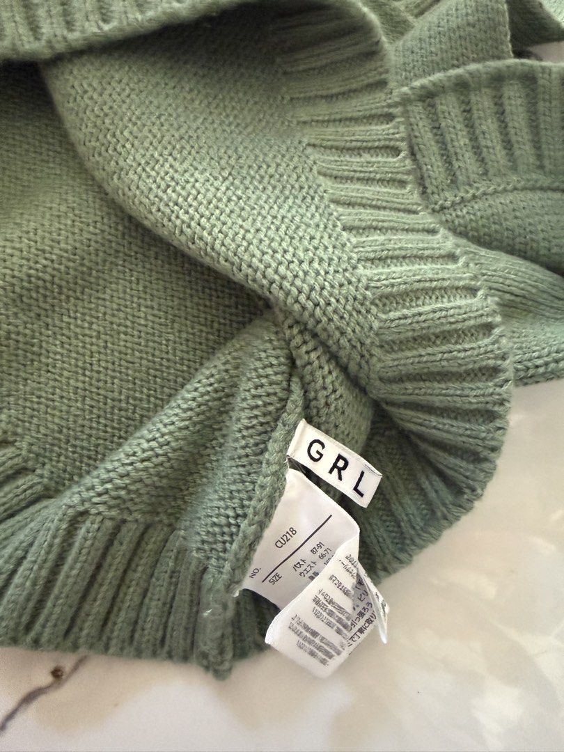Green knitted top (Category: Sleeveless) located in Manila. Submitted by mariadarna (Listing ID 1471100033, Image 2). Description: .