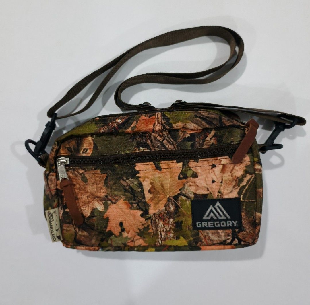Gregory (Category: Belt bags, Clutches and Pouches) located in Abuyog. Submitted by cotton09 (Listing ID 1470946719, Image 1). Description: as new condition.