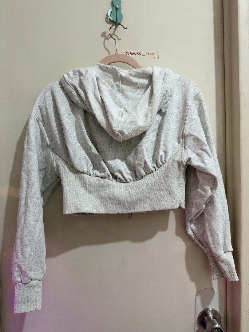 Grey Cropped Zip-Up Hoodie (Category: Coats, Jackets and Outerwear) located in Paranaque City. Submitted by rianas_stuff (Listing ID 1471094513, Image 2). Description: - Color: Light grey heather - Style: Cropped zip-up hoodie with dual front zippers - RFS: decluttering - Location: Metro Manila, Parañaque.
