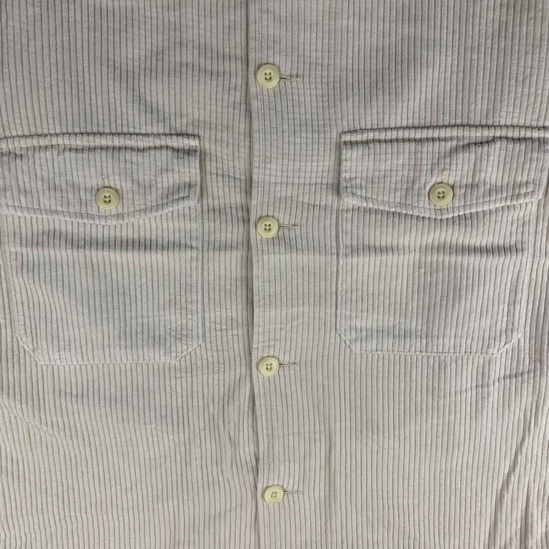 GU CPO Corduroy Shirt Jacket (Category: Coats, Jackets and Outerwear) located in Baguio. Submitted by vintage_lurker (Listing ID 1471090992, Image 3). Description: Size on tag: Medium Width: 23” Length: 29” Issue/s: none Mine: 790 + Shipping fee 📍Payment first policy. no COD or COP 📍All items Washed and Sanitized 🧼 Shoot your offer. I’m all ears‼️ OTHER DETAILS: - Color: Cream - Material: Soft corduroy texture - Size: Medium (tag on inner coll