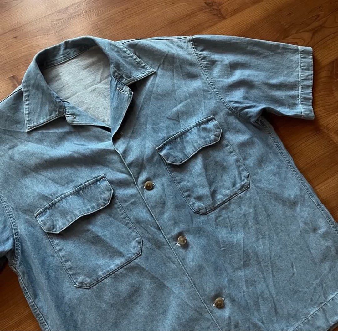 GU Denim Short Sleeve Shirt (Category: Tshirts & Polo Shirts ) located in Caloocan City. Submitted by landcruiser76__ (Listing ID 1471059590, Image 3). Description: Light wash denim short sleeve shirt from GU. Camp collar style with two front chest pockets and front button closure. Size XS tag on the inner collar label. 100 percent cotton material. Made in Bangladesh. Classic casual piece for everyday wear. Condition : good condish Size : XS fits
