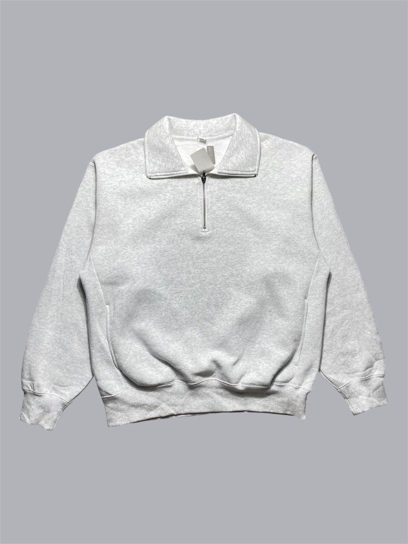 GU Heavy Weight Sweat Half-Zip Pullover in gray (Category: Coats, Jackets and Outerwear) located in Caloocan City. Submitted by renowear (Listing ID 1470933219, Image 1). Description: GU Heavy Weight Sweat Half-Zip Pullover in gray Brand New Dead Stock Color Rate: 9.8/10 Issue: Need wash Authentic/Legit Measurements • Width: 23 • Length: 27 Price: 1200 obo DM IF INTERESTED📥.