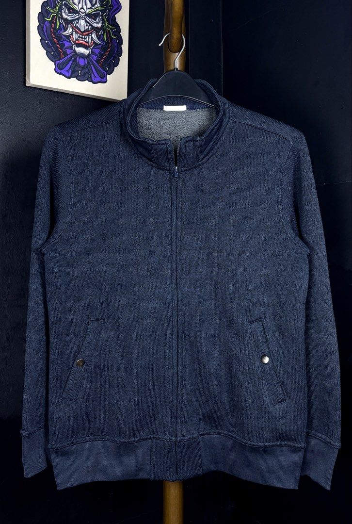 GU Navy Blue Zip Up Fleece Jacket (Category: Coats, Jackets and Outerwear) located in Bacoor. Submitted by calvinmanzano13 (Listing ID 1470967965, Image 1). Description: - L = 26” | W = 20.5” - Exterior: Ribbed knit texture - Interior: Soft fleece lining - Features: High collar, full zipper, two front snap-button pockets - Condition: Clean inside and out - Style: Great casual layering piece for cooler weather Notes: 🔥 Hand washed 🔥 Polished 🔥 