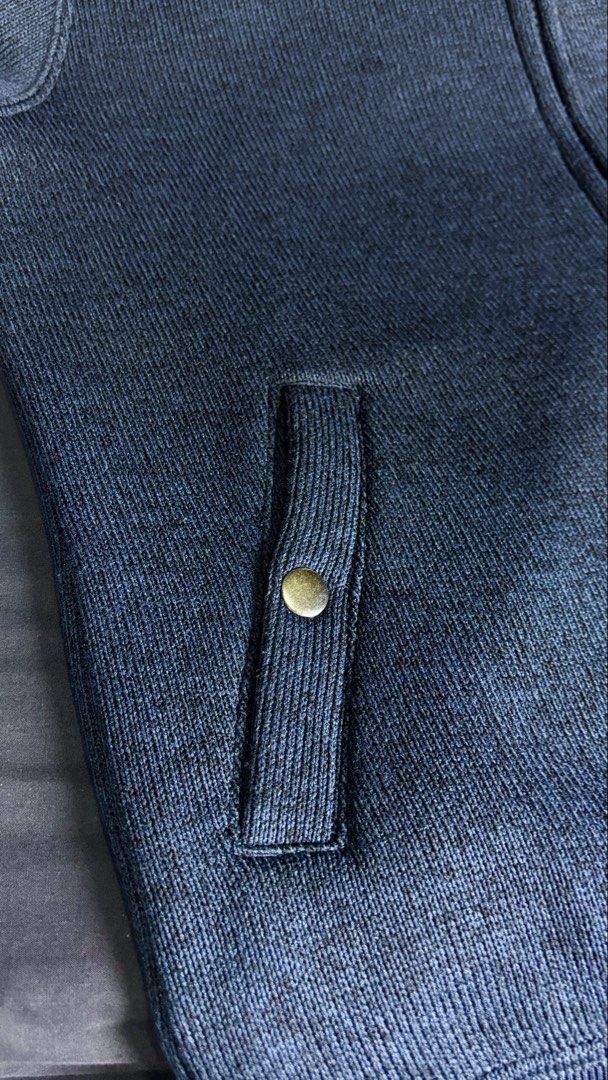 GU Navy Blue Zip Up Fleece Jacket (Category: Coats, Jackets and Outerwear) located in Bacoor. Submitted by calvinmanzano13 (Listing ID 1470967965, Image 3). Description: - L = 26” | W = 20.5” - Exterior: Ribbed knit texture - Interior: Soft fleece lining - Features: High collar, full zipper, two front snap-button pockets - Condition: Clean inside and out - Style: Great casual layering piece for cooler weather Notes: 🔥 Hand washed 🔥 Polished 🔥 