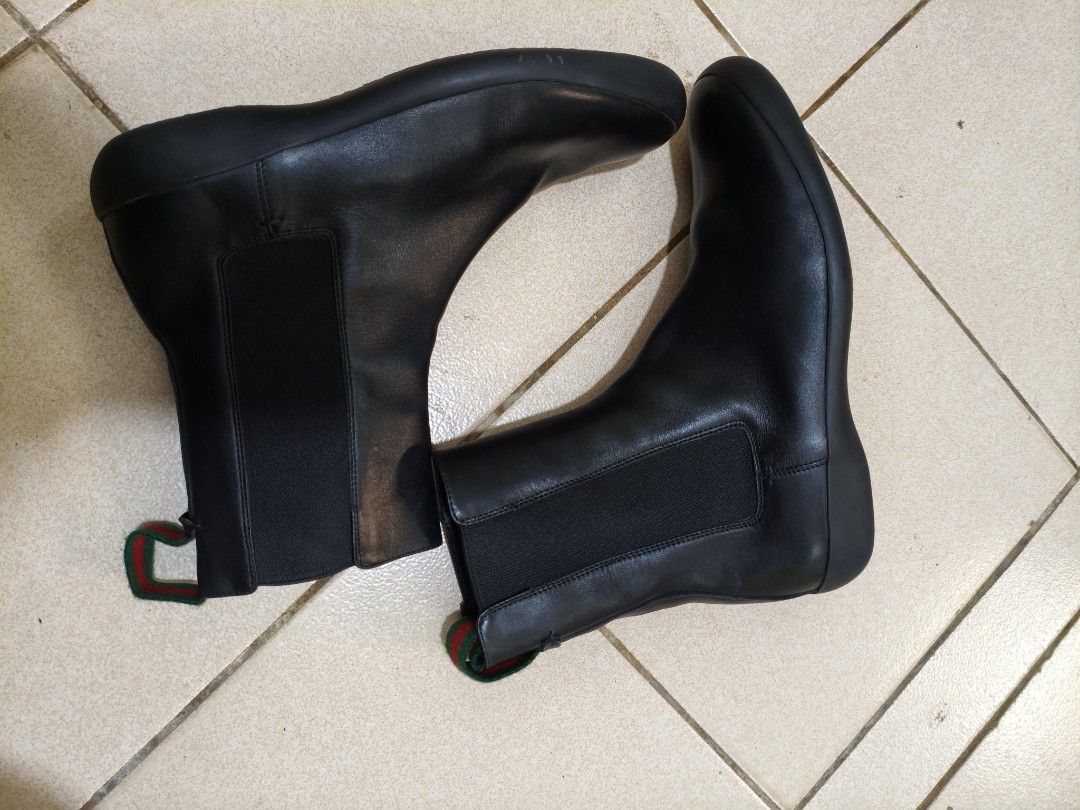 Gucci leather Chelsea boots (Category: Boots) located in Puerto Princesa. Submitted by lotsstuff (Listing ID 1470957235, Image 3). Description: size 41.5 men fits 8.5 men excellent condition price 3499+sf.