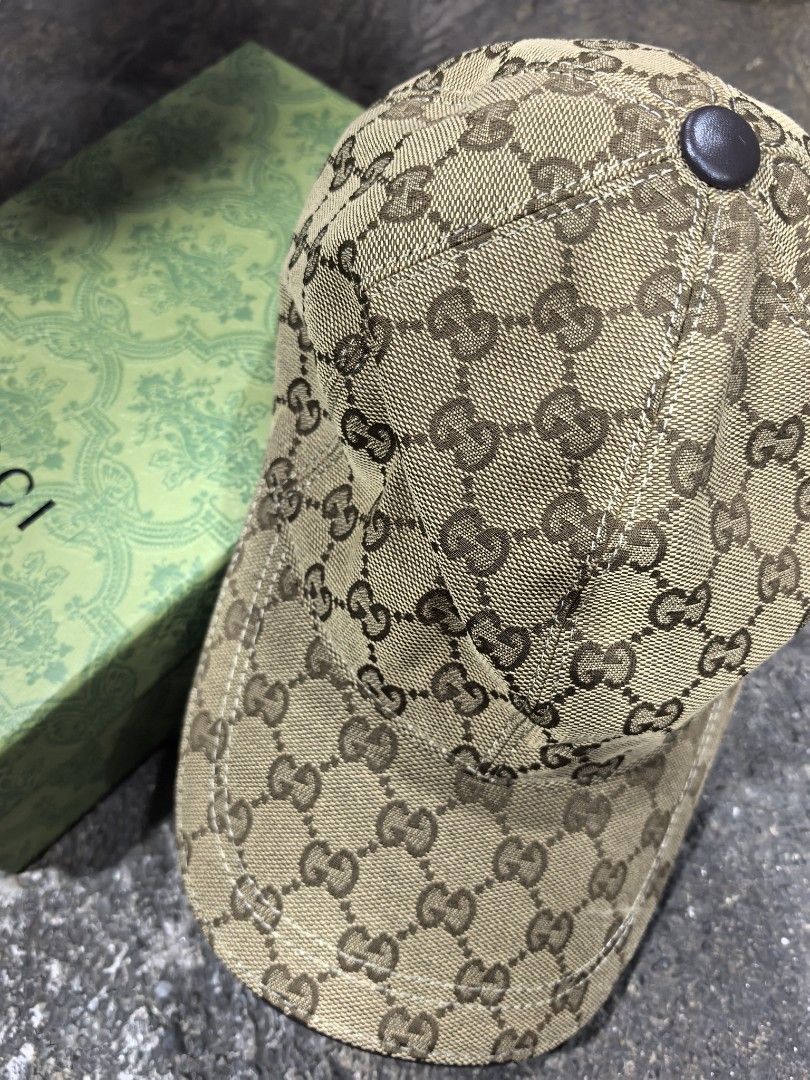 Gucci monogam GG (Category: Luxury Accessories) located in Baguio. Submitted by ashzachary (Listing ID 1470932713, Image 2). Description: Gucci monogam GG.