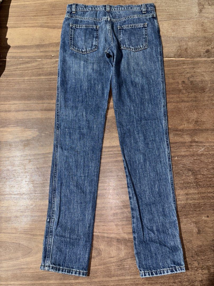 Gucci Slim Fit Jeans. (Category: Jeans) located in Manila. Submitted by erxm.thrift (Listing ID 1471056282, Image 2). Description: .
