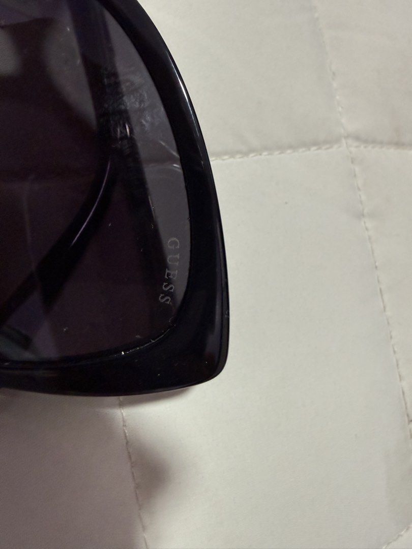 Guess Sunglasses With Red Case (Category: Sunglasses & Eyewear) located in Antipolo. Submitted by msamericana1997 (Listing ID 1470972662, Image 3). Description: Original Guess Women Eye Shades! No issue. Barely used. Bought mga 3yrs ago in SM Marikina Dept Store for around ₱5k RFS: Decluttering.