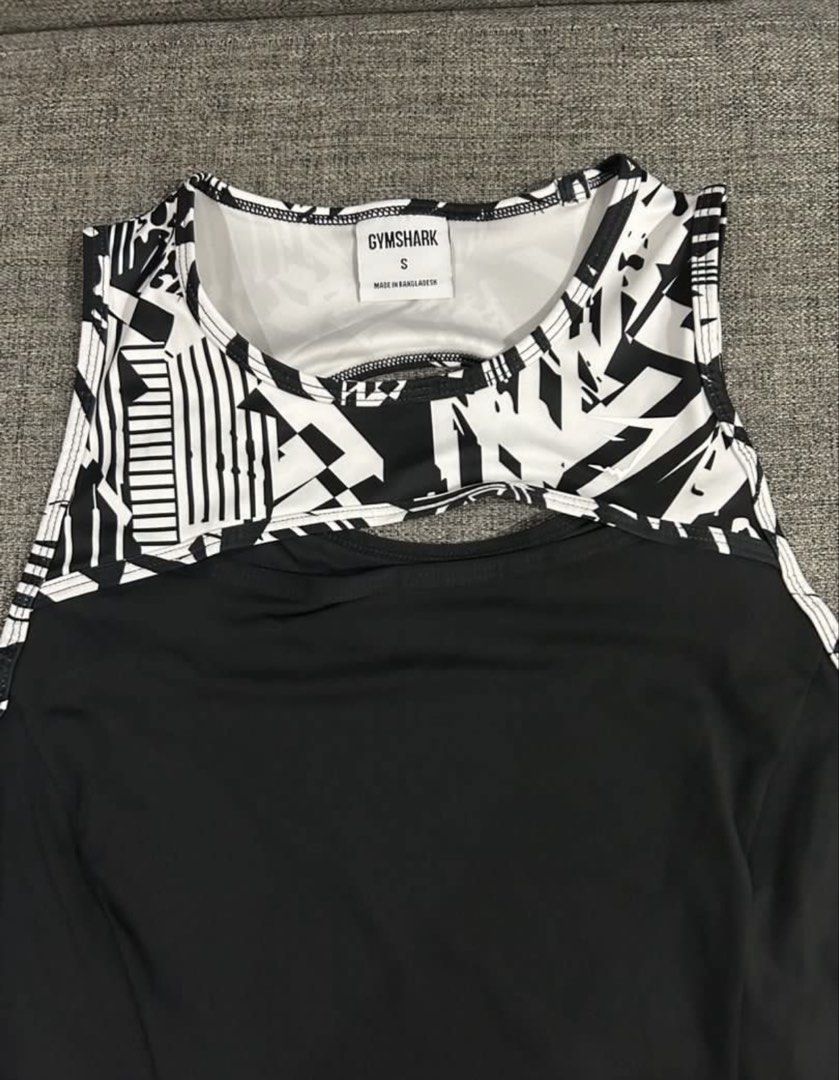 Gymshark Top Small (Category: Activewear) located in Davao. Submitted by marthascloset (Listing ID 1471010137, Image 2). Description: .