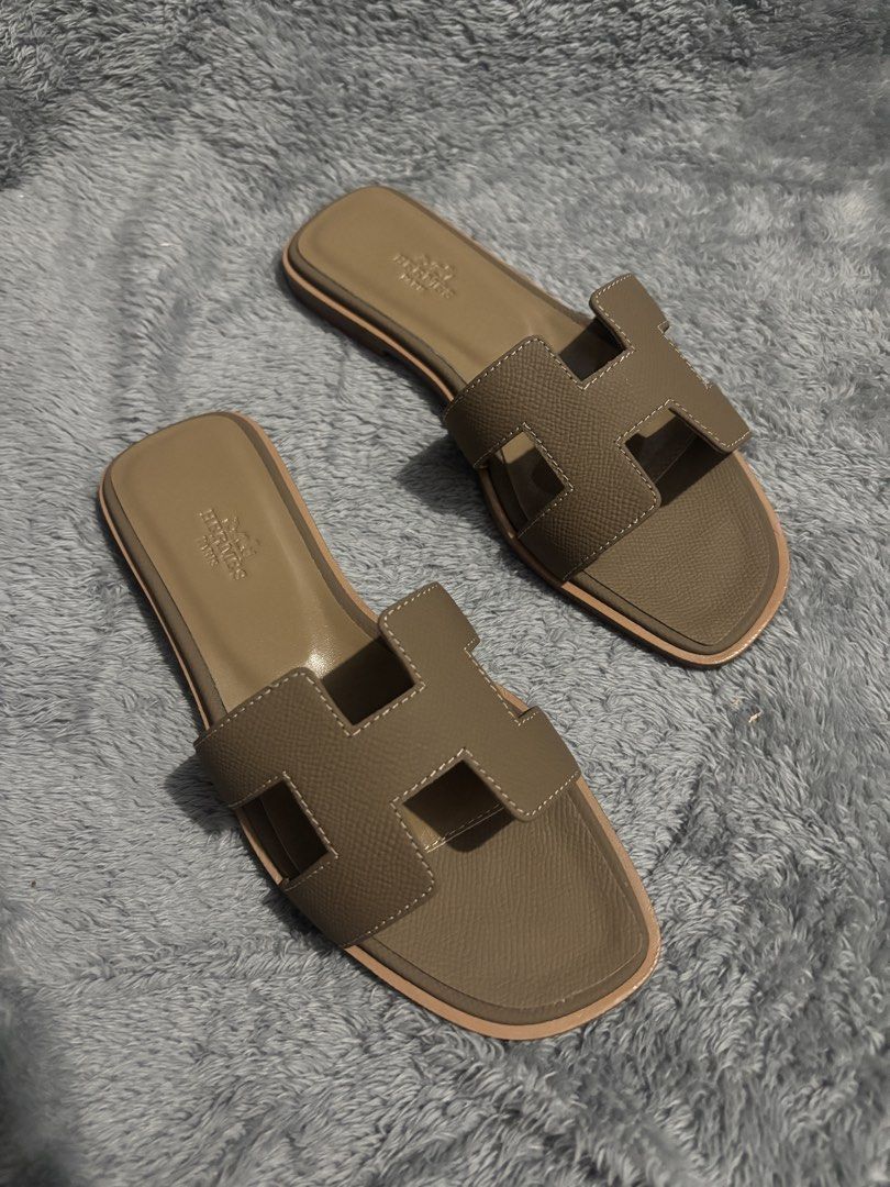 H ER M E S (Category: Sneakers & Footwear) located in Valenzuela. Submitted by meloluxcollections (Listing ID 1471036069, Image 2). Description: .