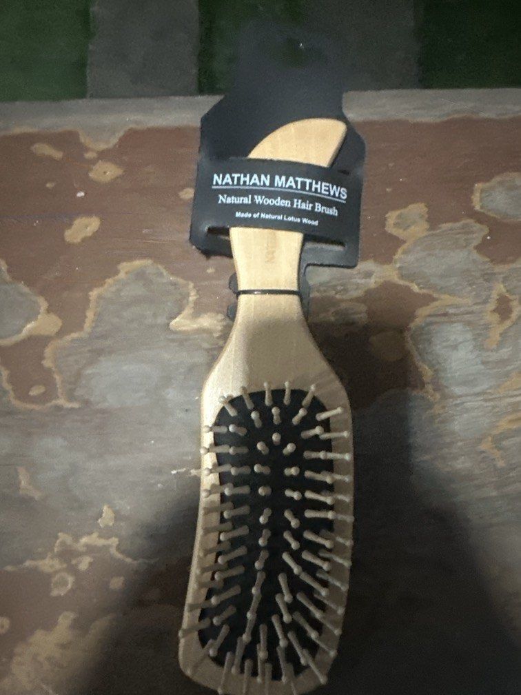 Hair Brush comb (Category: Hair Accessories) located in Manila. Submitted by xenasales (Listing ID 1471026831, Image 1). Description: .